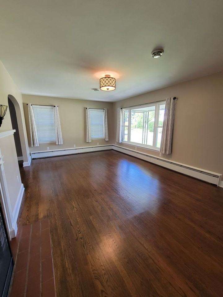 153 Maple Ave - Photo 5 of 25