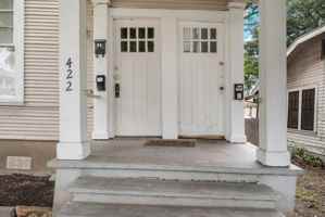 featured image of 422 W Mistletoe Ave