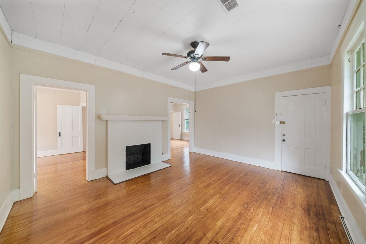 West Mistletoe Avenue - 422 - Photo 3 of 24