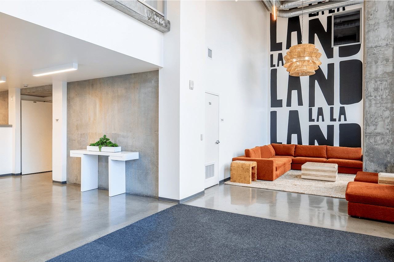 Lumina Hollywood - Photo 7 of 50