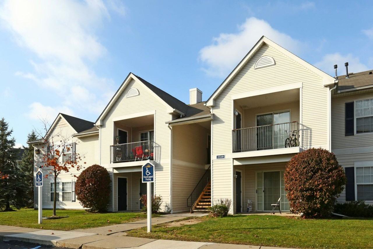 Marsh Creek Village Apartments - Photo 5 of 11