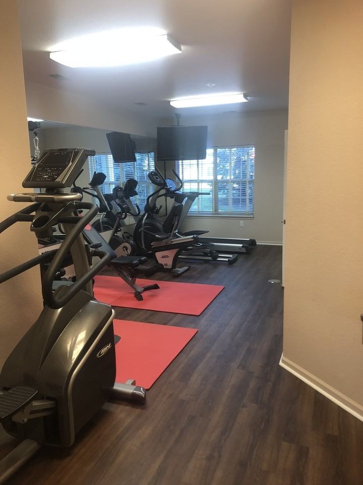 Marsh Creek Village Apartments - Photo 6 of 11