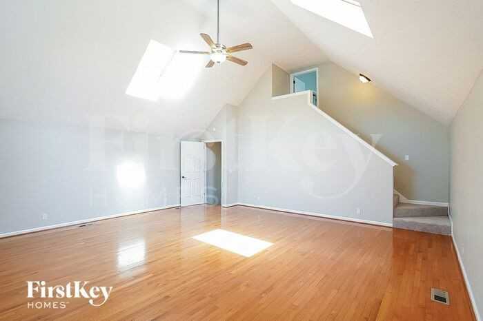 2301 Peak Hill Cv - Photo 2 of 15