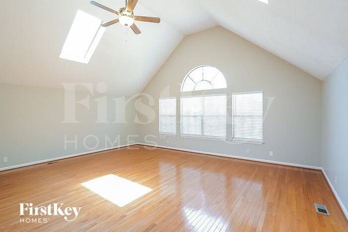 2301 Peak Hill Cv - Photo 3 of 15