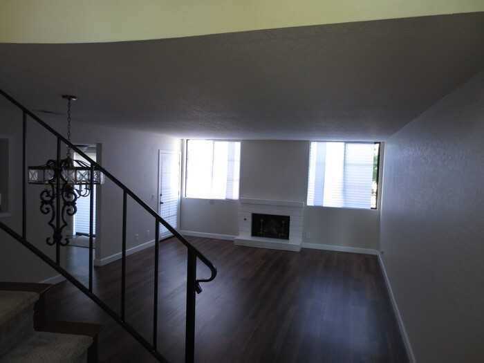 2758 Longwood Ct - Photo 2 of 21