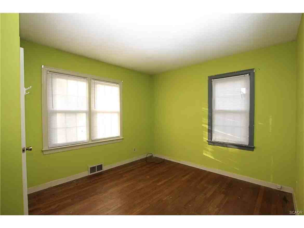 25121 Oak Rd #NA - Photo 2 of 6