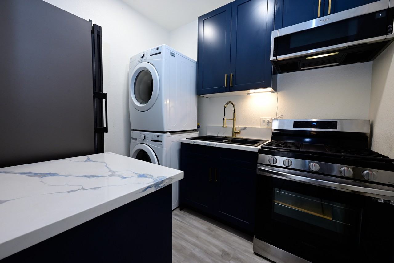 1489 E Colorado Blvd #202 - Photo 5 of 16