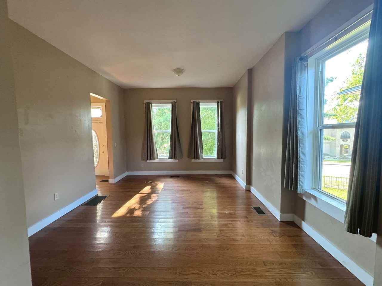 337 N Ellis St - Photo 6 of 36