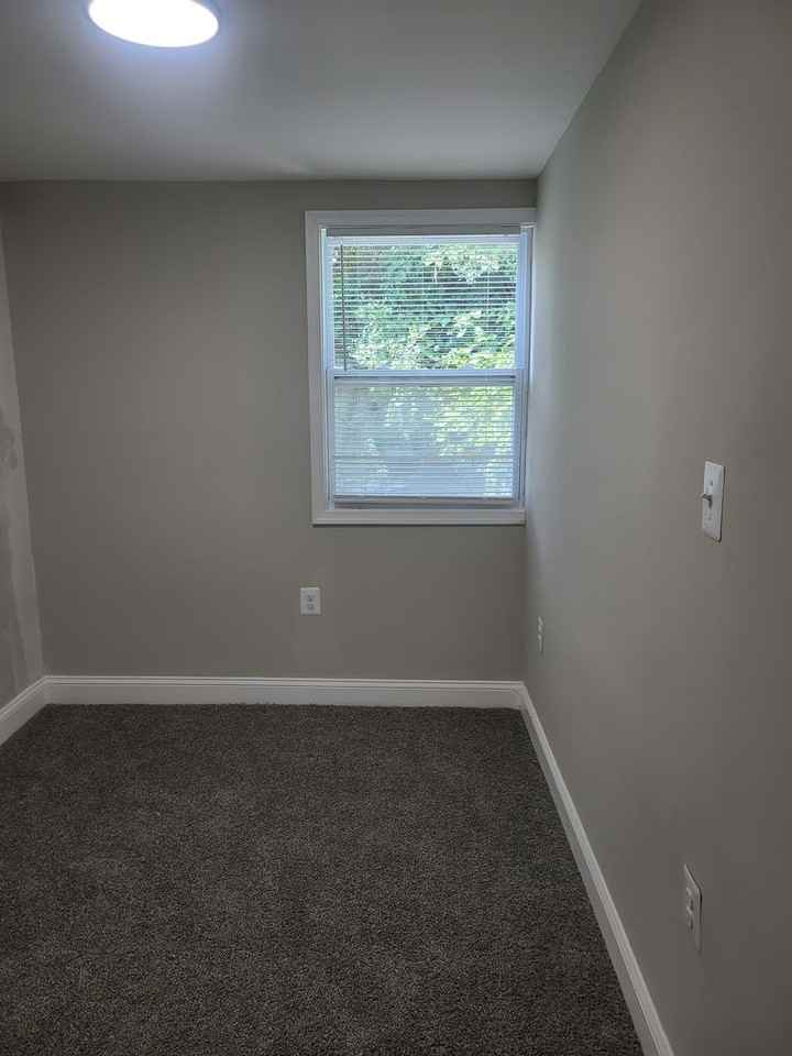 446 Burbank Court - Photo 5 of 29