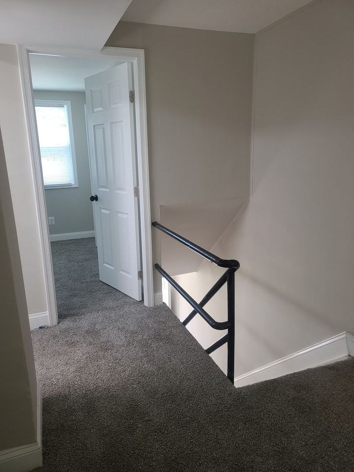 446 Burbank Court - Photo 4 of 29