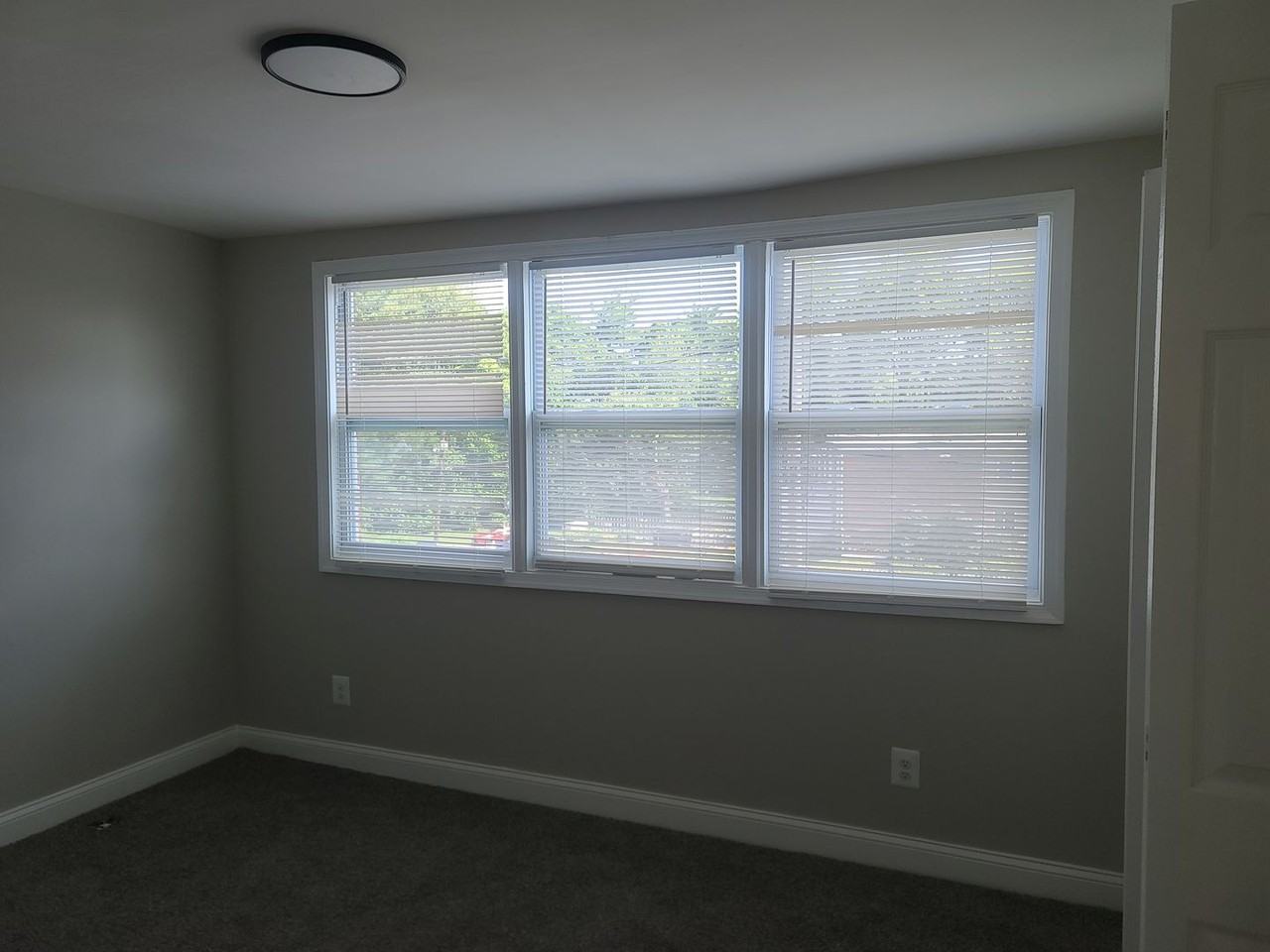 446 Burbank Court - Photo 7 of 29