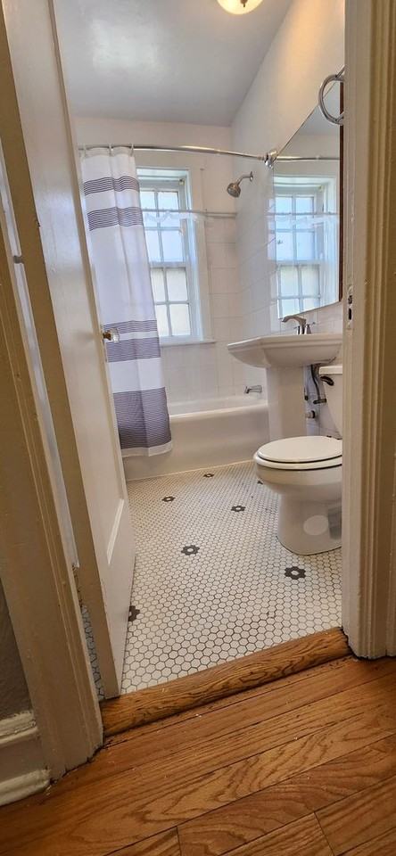 4881 N Paulina St #2B - Photo 7 of 9