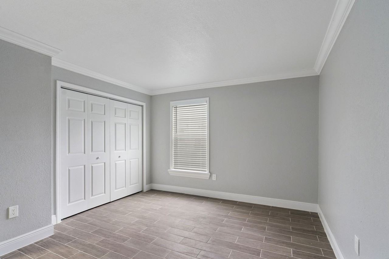 Orange North Apartments and Villas - Photo 4 of 7