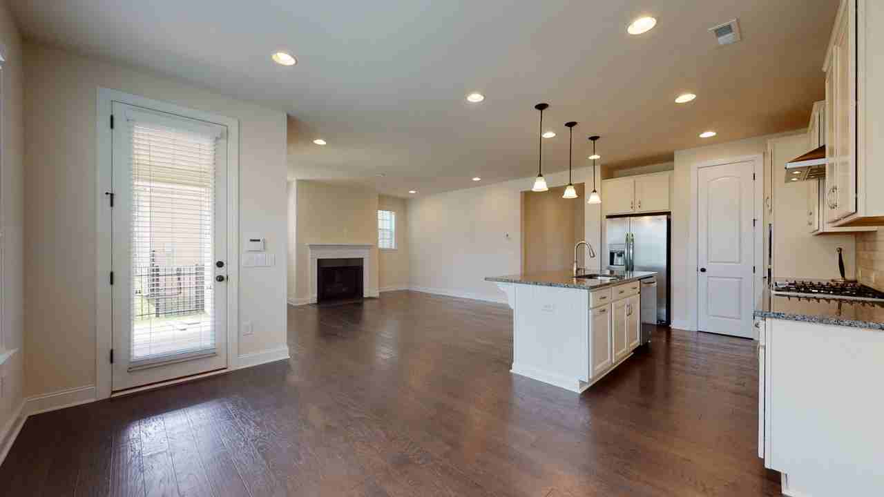 6429 Raffia Rd - Photo 7 of 43