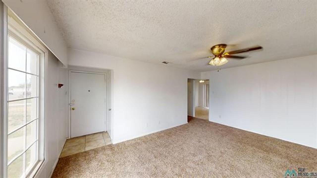 3008 N Main St - Photo 6 of 27