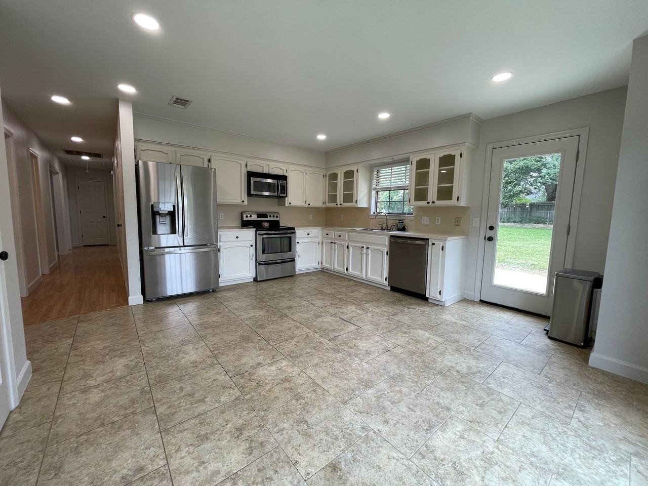 9843 Kinglet Dr - Photo 5 of 17