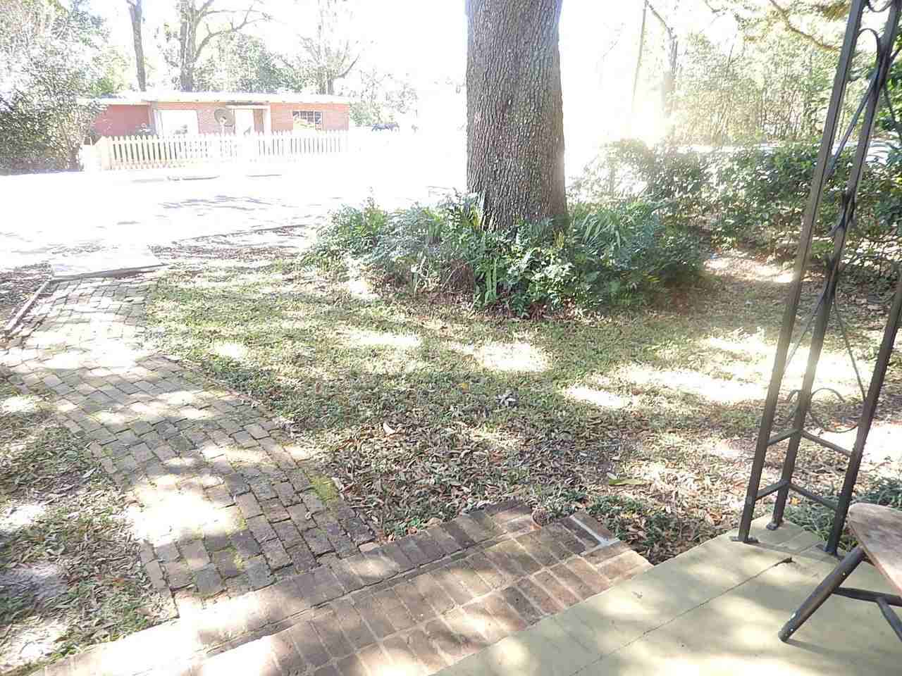 306 Perkins St - Photo 2 of 20