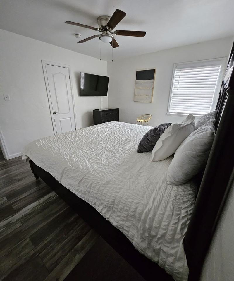 116 E Utah Ave - Photo 5 of 9