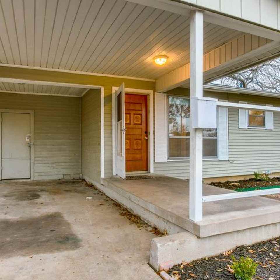 12448 Hallum St - Photo 2 of 10