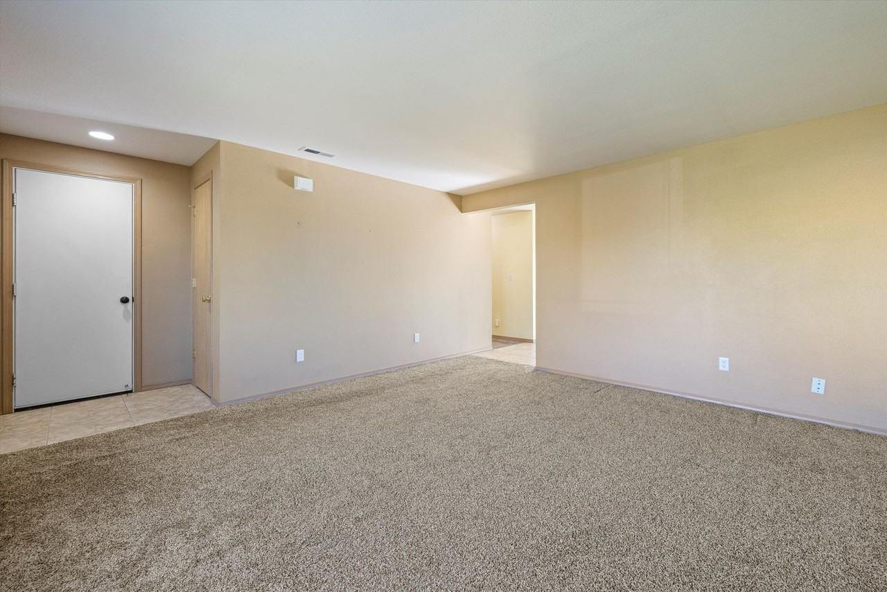 4613 Finnhorse Ln - Photo 4 of 23