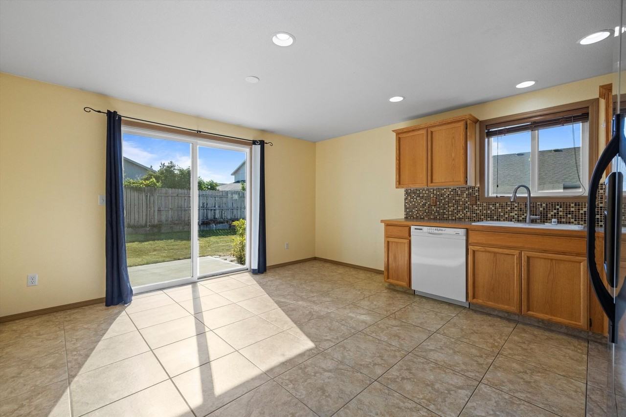 4613 Finnhorse Ln - Photo 6 of 23