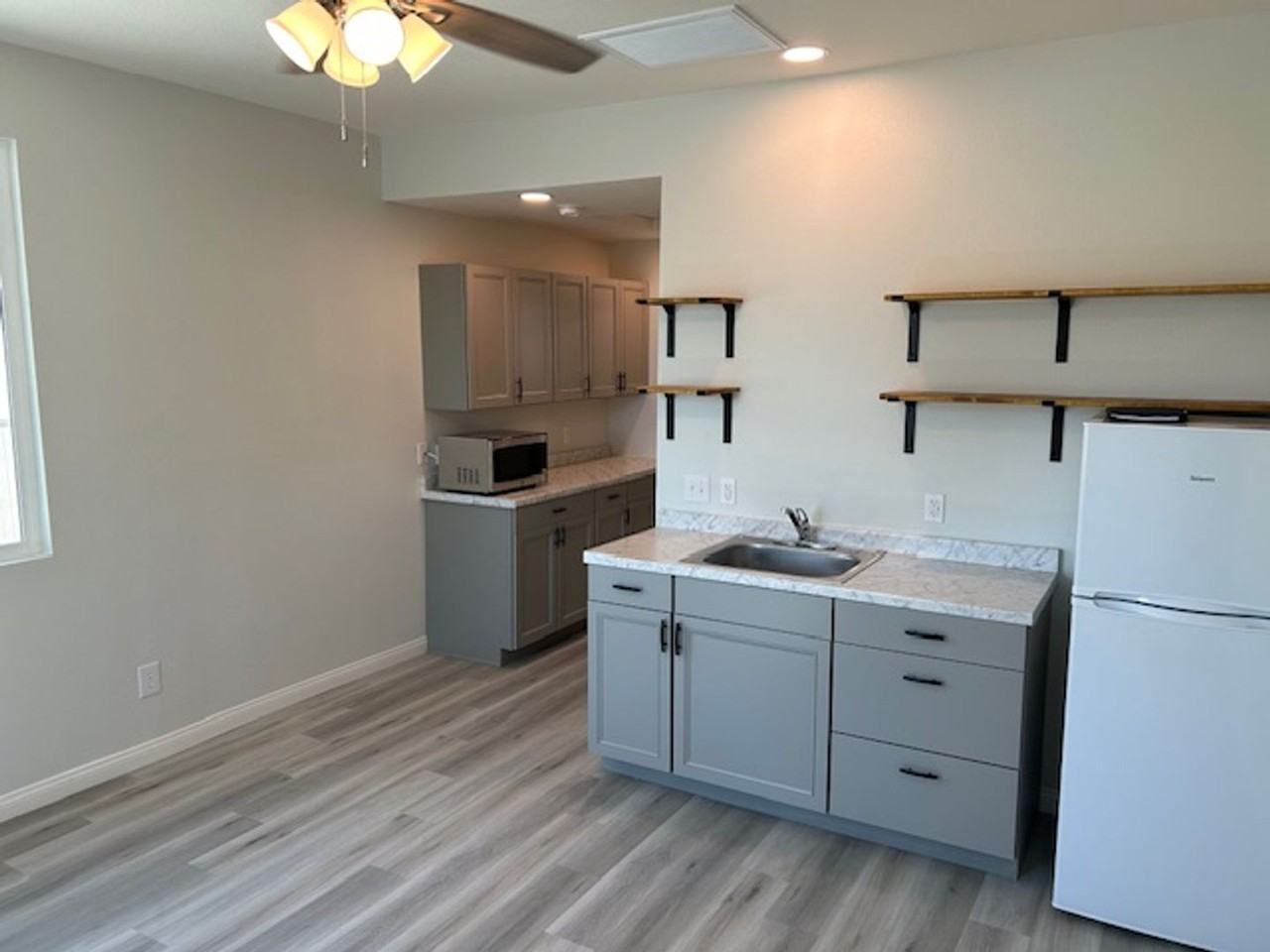 24445 Leafwood Dr - Photo 3 of 9