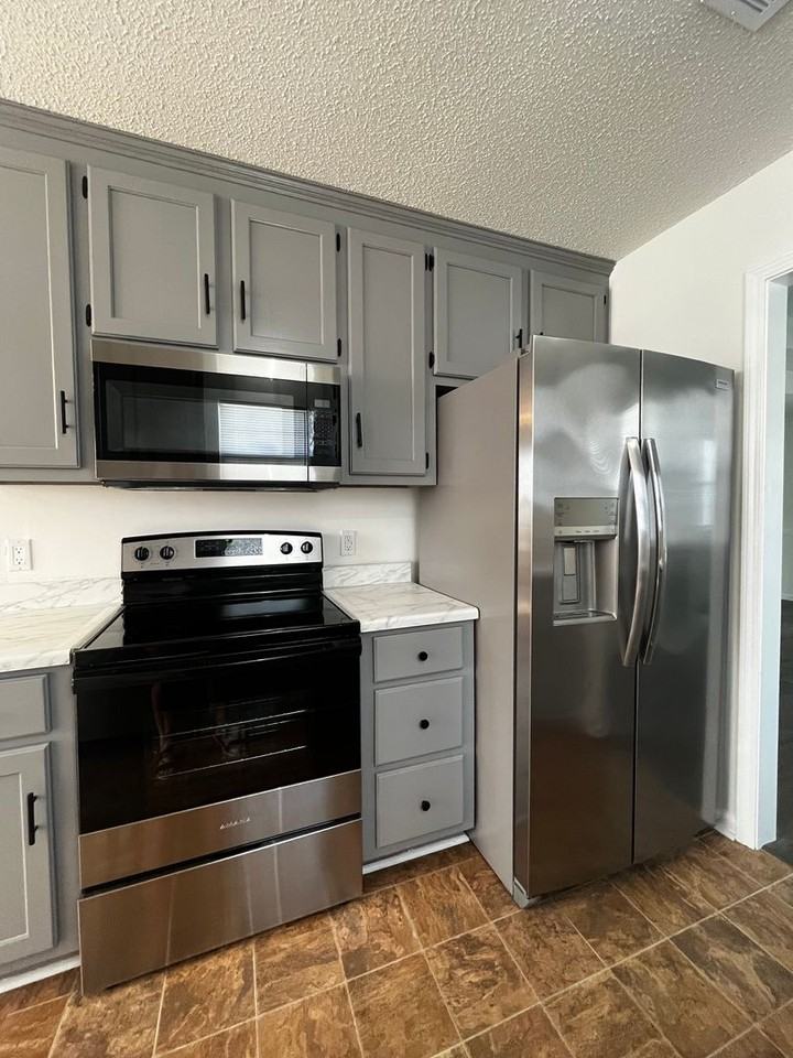 318 Chadwyck Cir - Photo 6 of 18