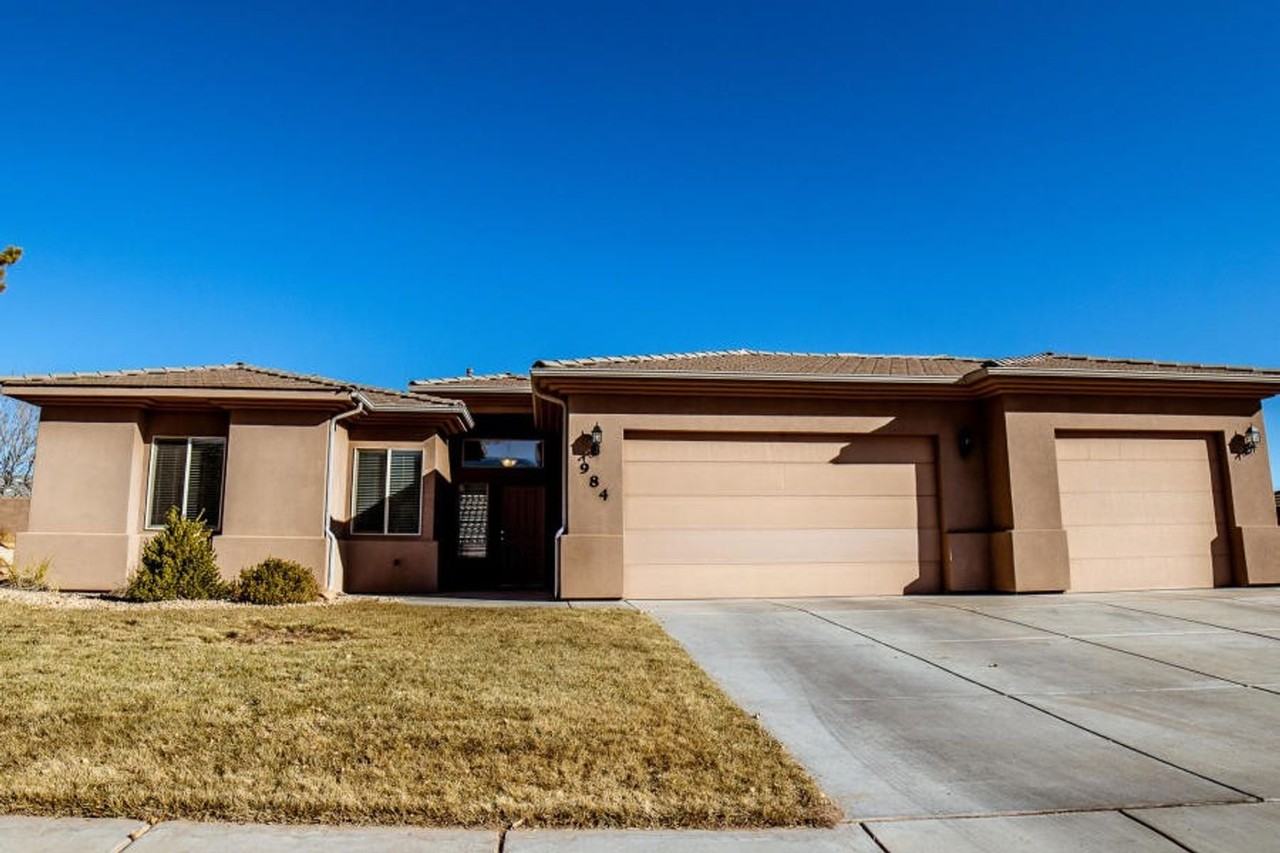 984 N 1900 E - Photo 4 of 38