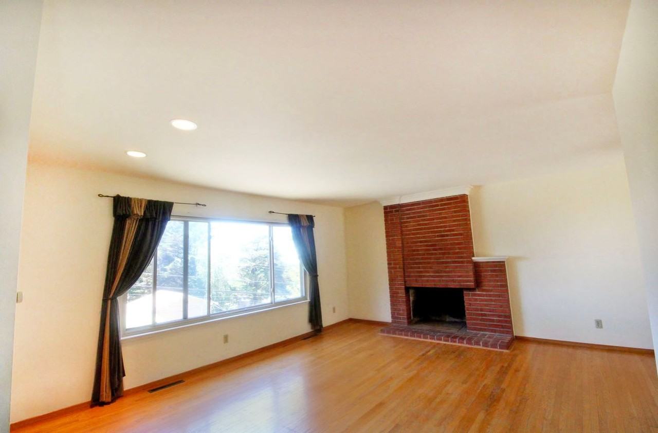 6615 Saroni Dr - Photo 2 of 28