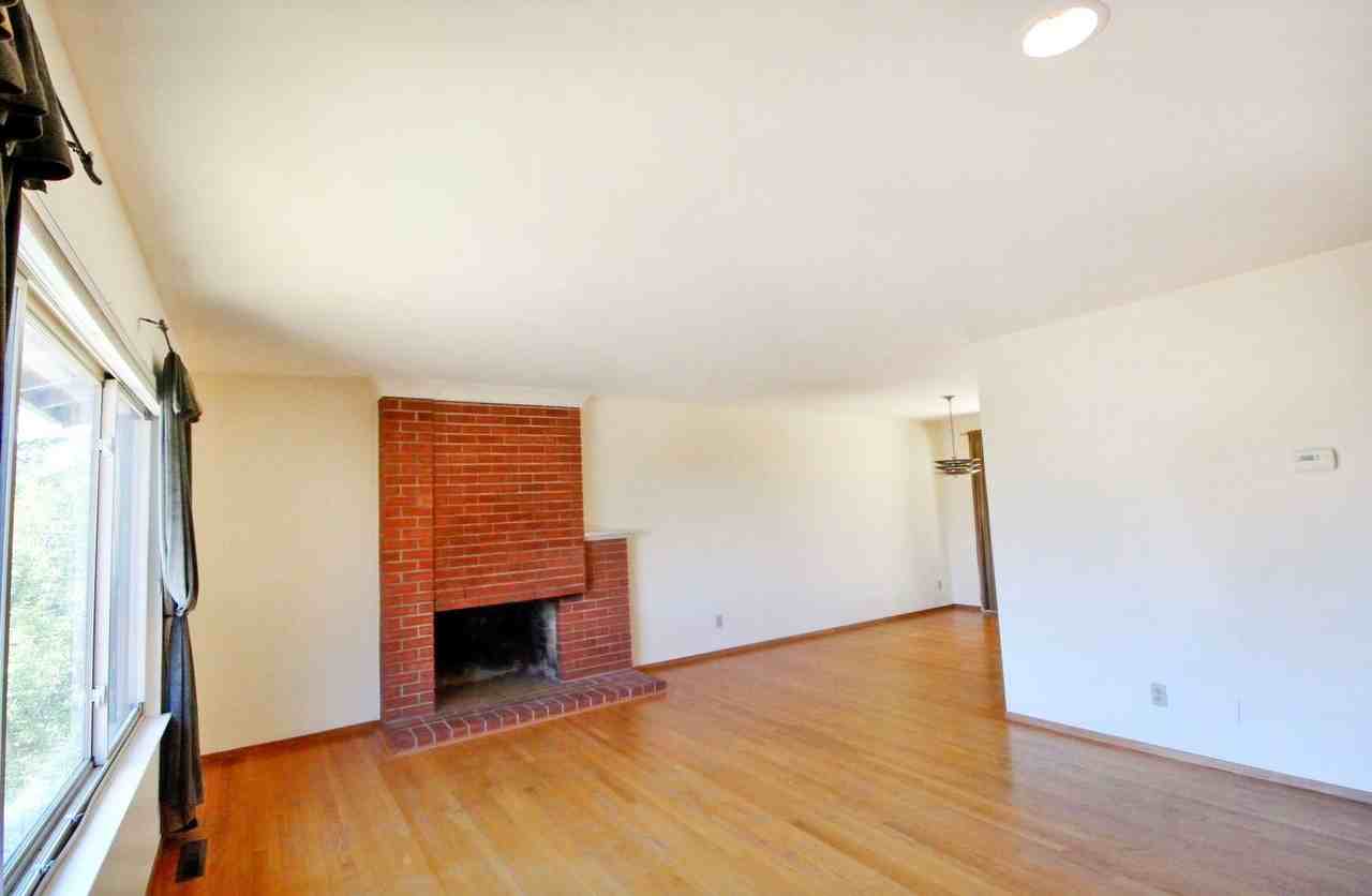 6615 Saroni Dr - Photo 3 of 28