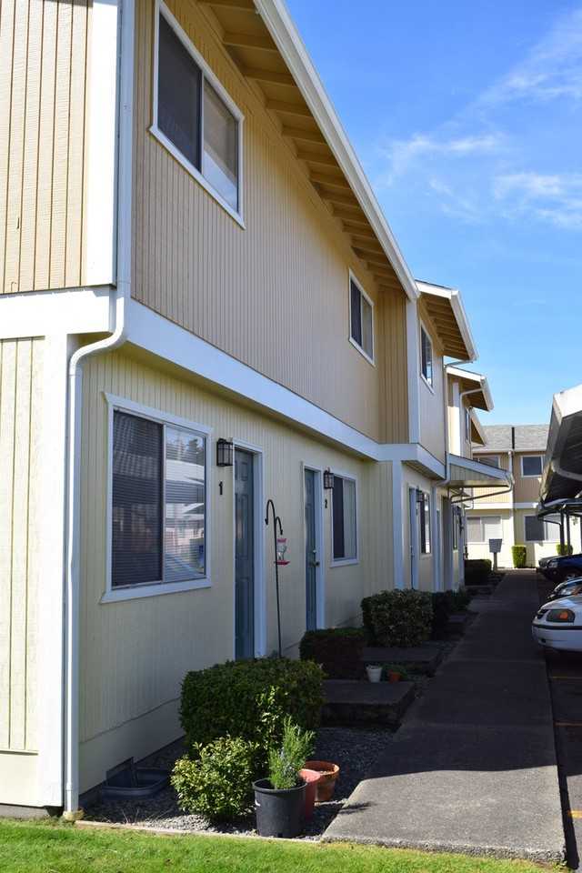 Southridge Apartments TH - 333 - Photo 3 of 15