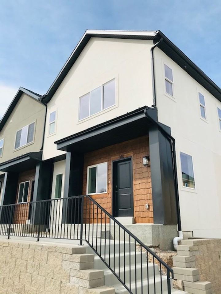 134 S Orchard Dr
