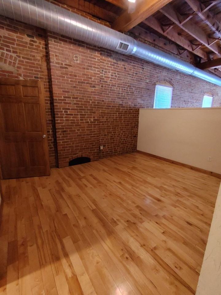 601 601 N National #241 - Photo 5 of 16