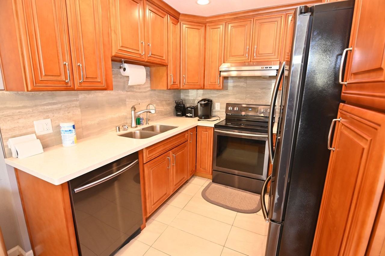 2040 Lunder Ct - Photo 2 of 21