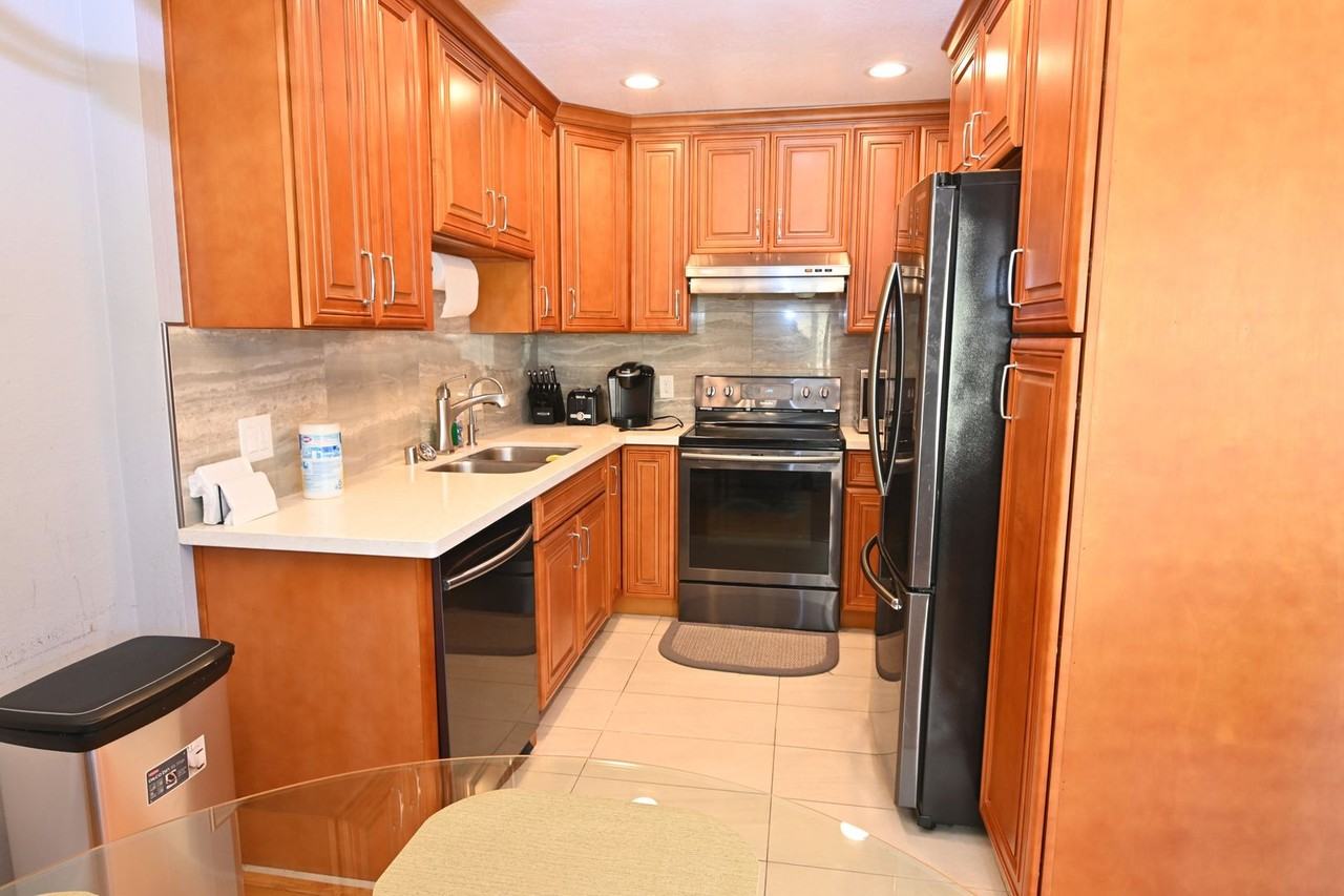 2040 Lunder Ct - Photo 3 of 21