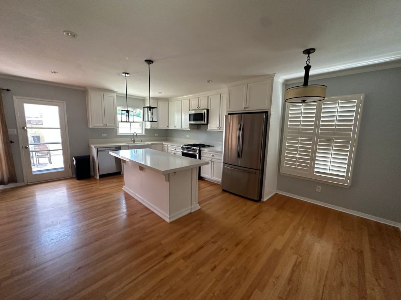 3126 San Anseline Ave - Photo 3 of 11