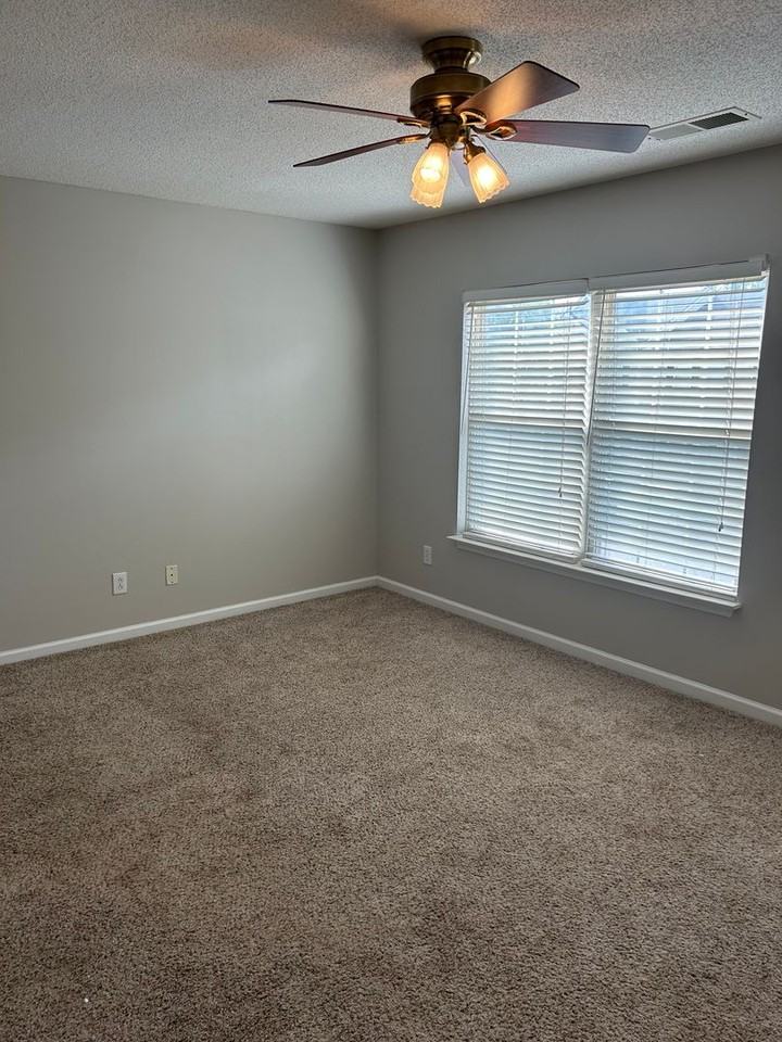 109 Waterford Park Dr - Photo 4 of 9