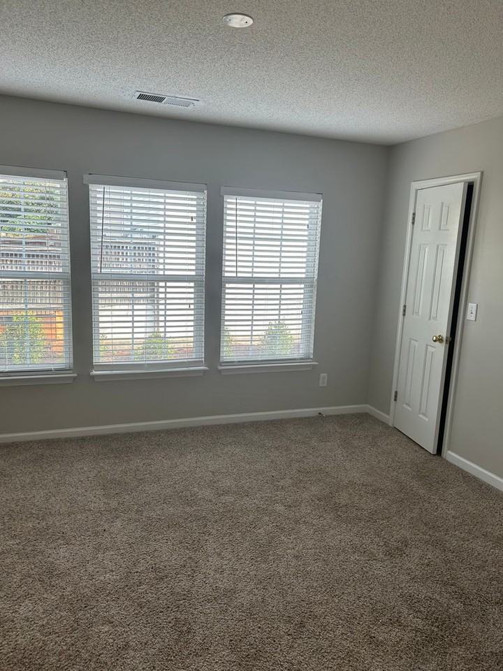 109 Waterford Park Dr - Photo 6 of 9