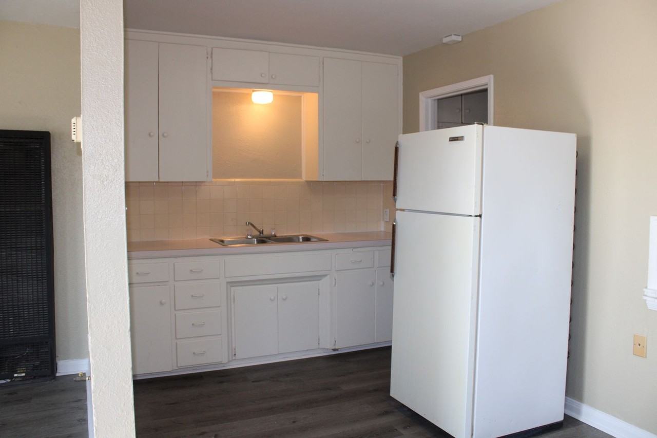 803 North Key Boulevard - Photo 3 of 15