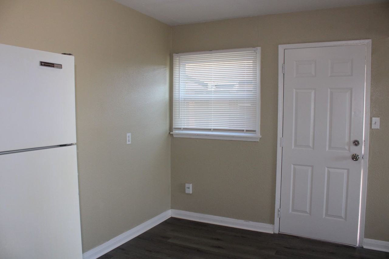 803 North Key Boulevard - Photo 4 of 15