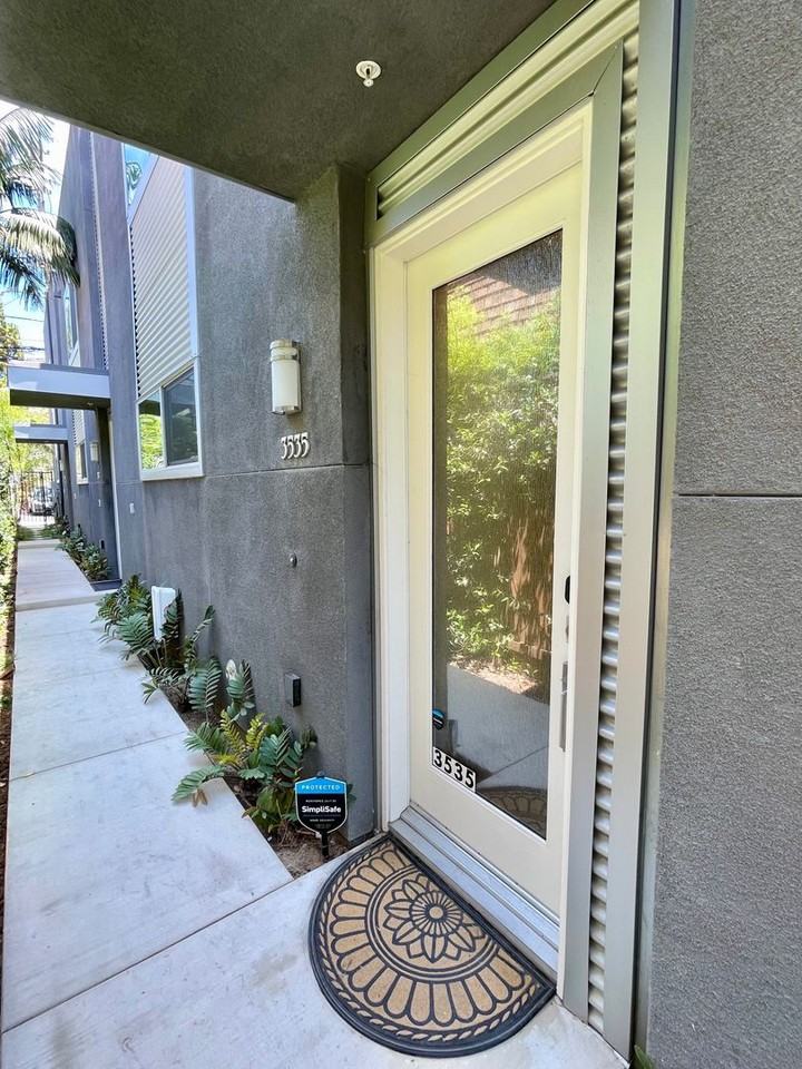 3535 3rd Ave - Photo 5 of 50