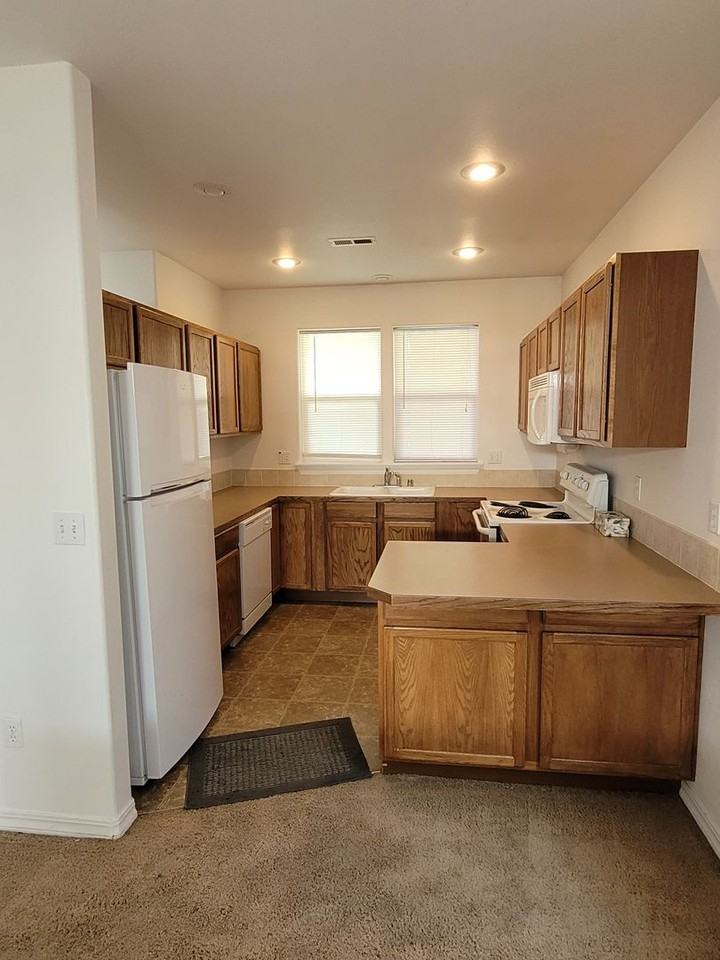 525 Florida St - Photo 3 of 15