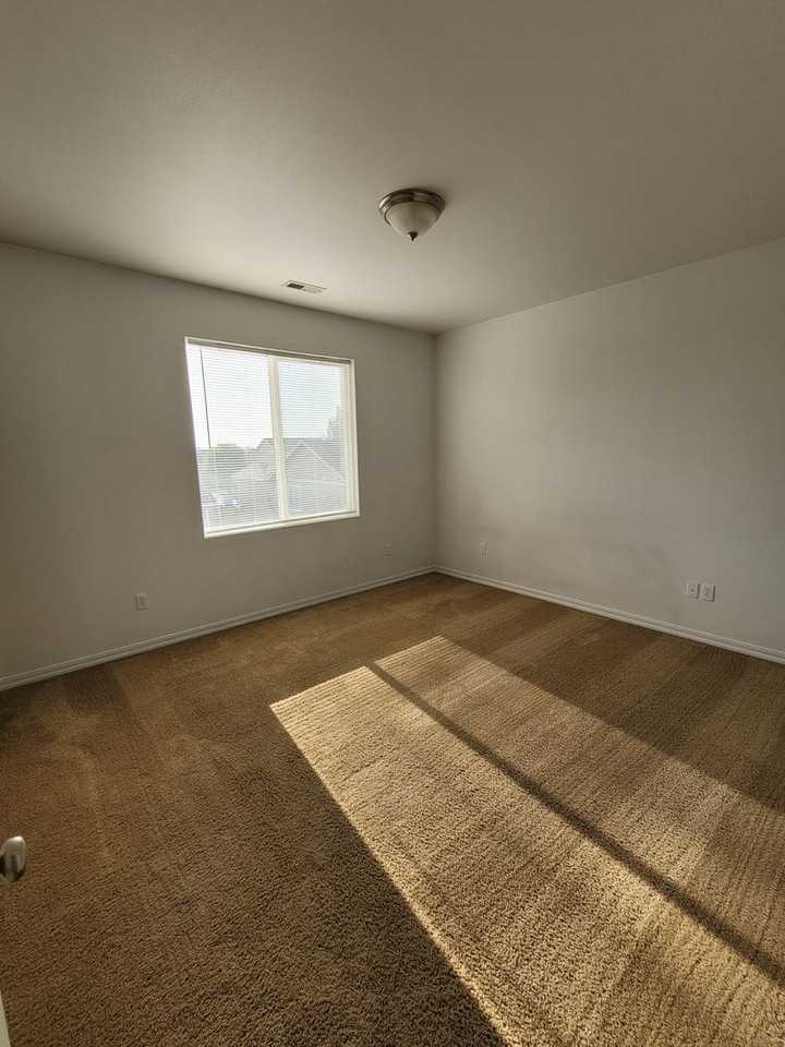 525 Florida St - Photo 7 of 15