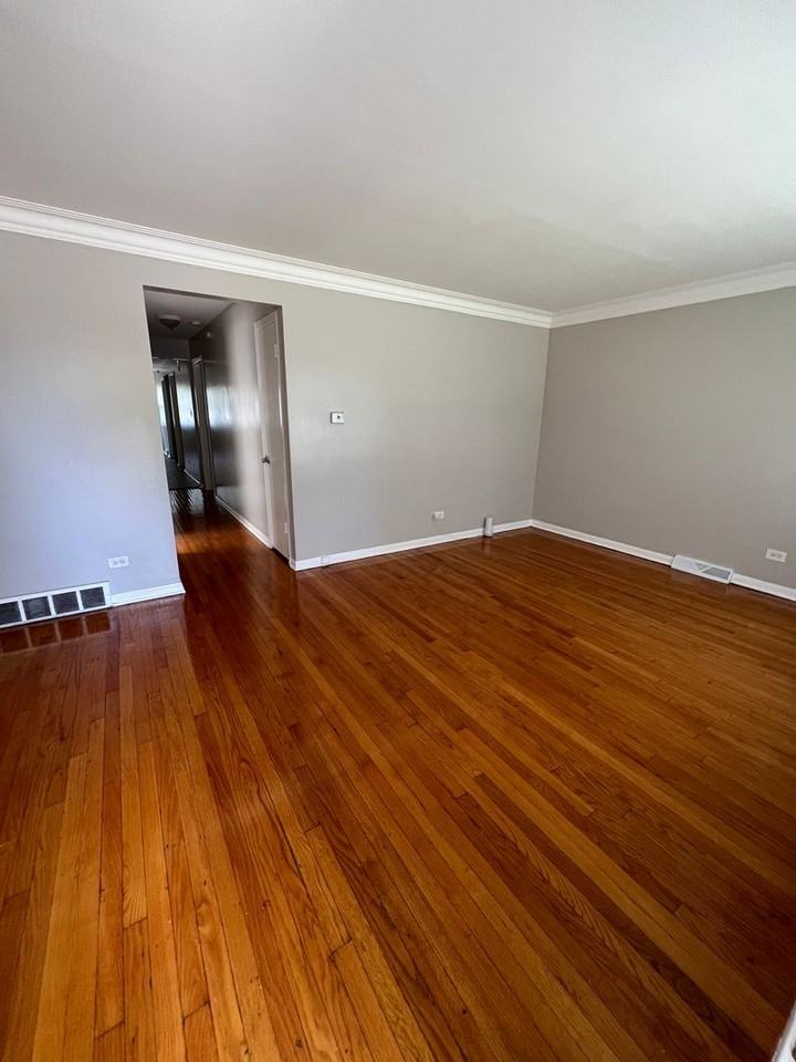 115 E 120th St - Photo 3 of 24