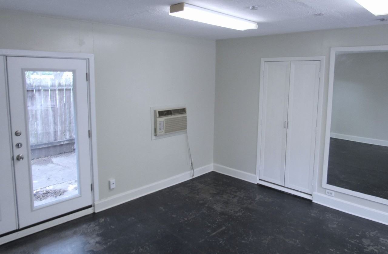 5811 Libyan Dr - Photo 6 of 19