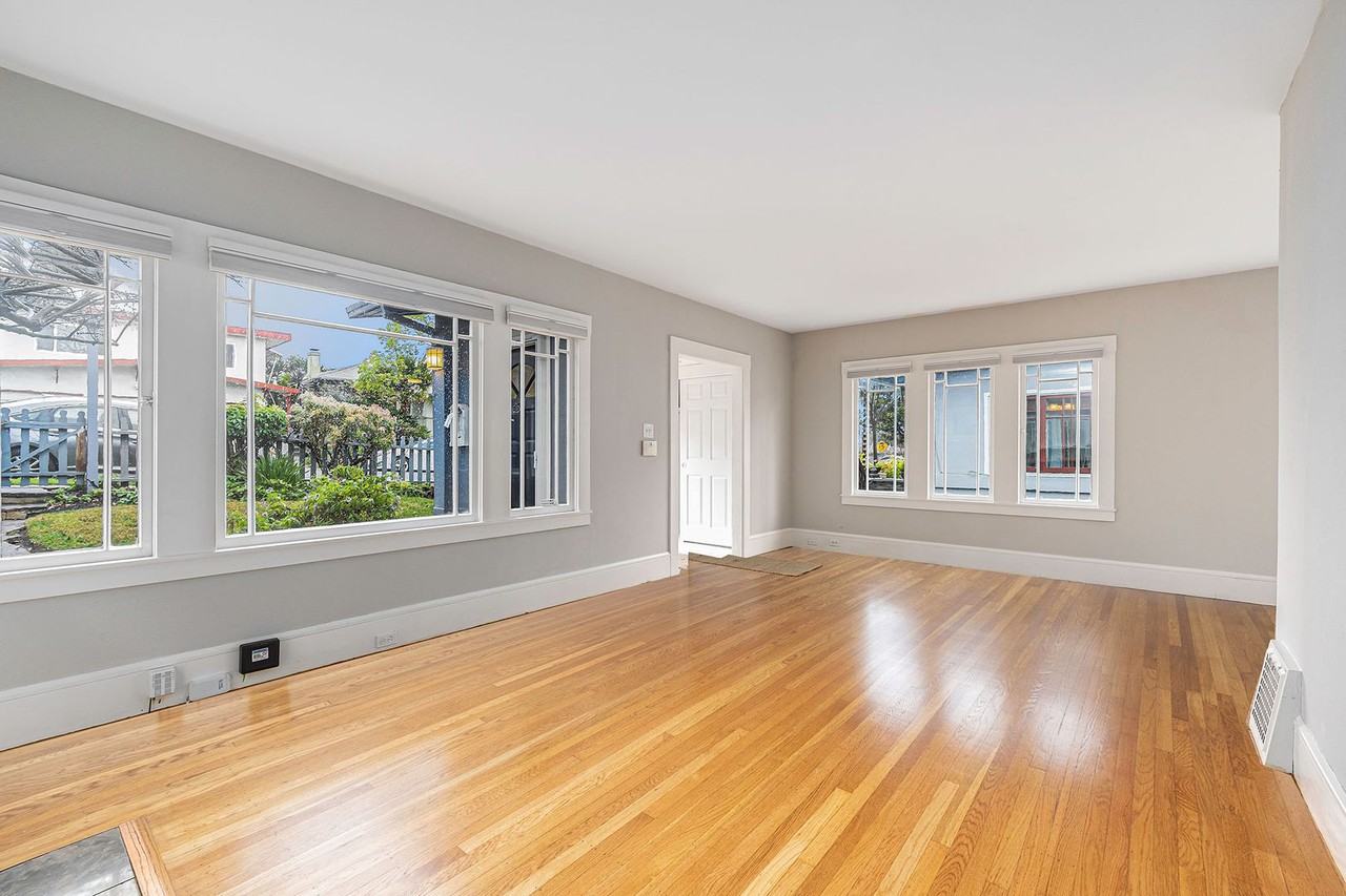 3901 Everett Ave - Photo 4 of 24