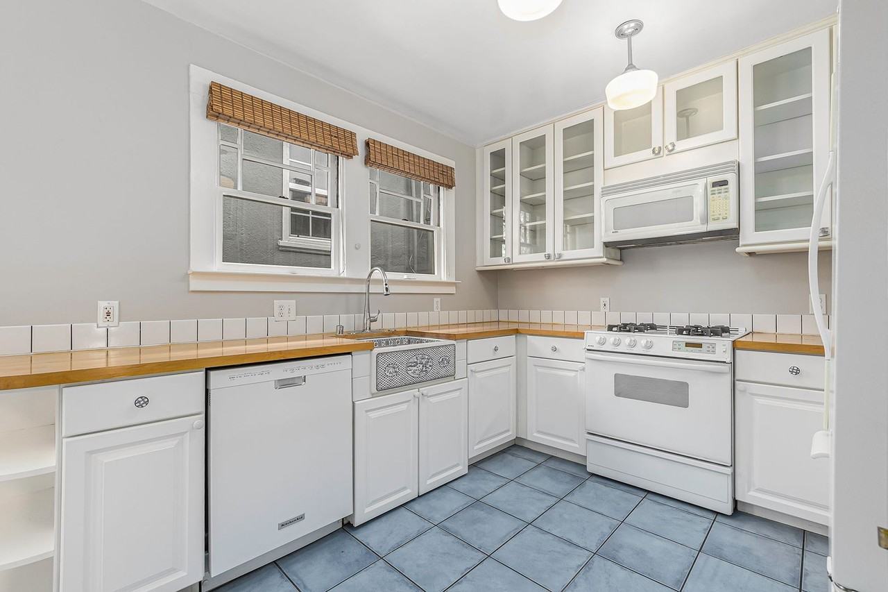 3901 Everett Ave - Photo 6 of 24