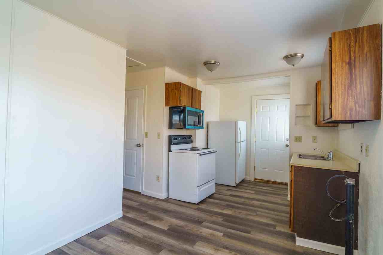 1025 W Columbia Ave - Photo 5 of 10