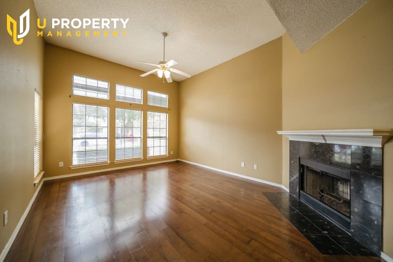 3325 Devonshire Dr - Photo 6 of 28