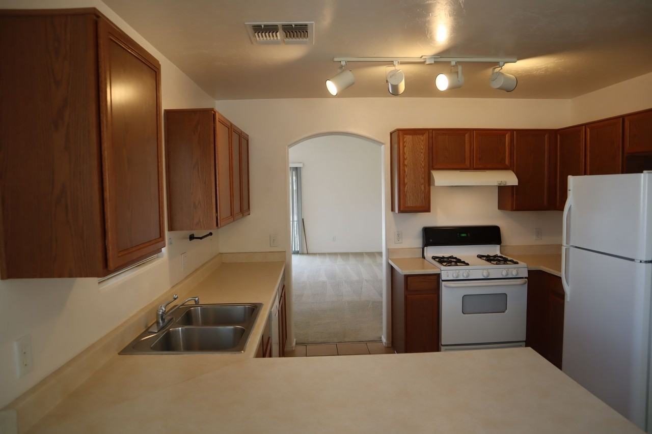 3011 Copper Pointe Dr - Photo 5 of 31